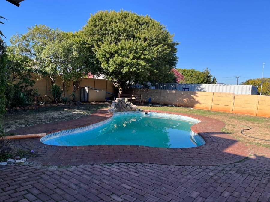 8 Bedroom Property for Sale in Table View Western Cape